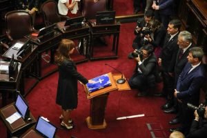 Juramento de Cristina para asumir en el Senado