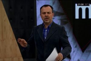 Sylvestre indignado por tuits de Andahazi y Amadeo