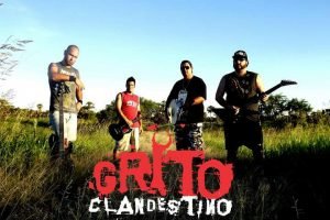 Sé muy bien, que llorar en silencio, casi nunca ayuda...