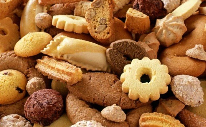 imagen Galletitas dulces de sabores y formas distintas.