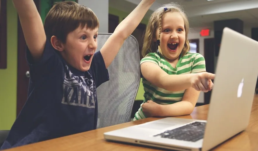 Meta con cuentas menores